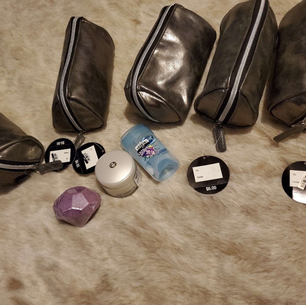 Makeup totes plus beauty bundle